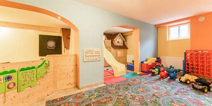 Familienhotel - Suiten mit extra Kinderzimmer - Roßleithen - Der KUH-le Bio-Baby-Kinder-Bauernhof & Hotel Matlschweiger
