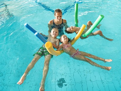 Familienhotel - Kinderbetreuung - Großarl - Schwimmkurs - Die Seitenalm