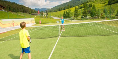 Familienhotel - Schwimmkurse im Hotel - Österreich - Tennis - Die Seitenalm