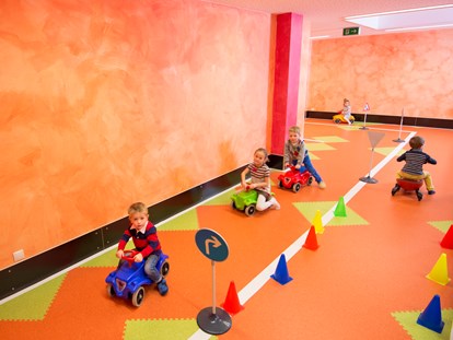 Familienhotel - Kinderbetreuung - Aigen im Ennstal - Spielraum - Die Seitenalm