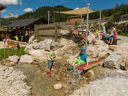 Familienhotel - Kinderbecken - Österreich - Wasserspielplatz - Die Seitenalm