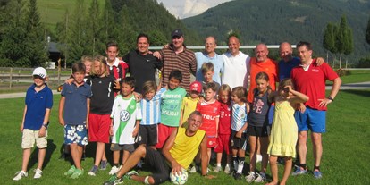 Familienhotel - Teenager-Programm - Salzburg - Fußball spielen mit Kidi´s, Teenies und Eltern im Hotel Gut Weissenhof - Hotel Gut Weissenhof ****S