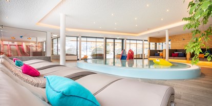 Familienhotel - Pools: Innenpool - Salzburg - Indoor Kinderpool mit Trioslide-Rutsche - Ferienanlage Central GmbH