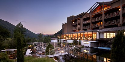 Familienhotel - Pools: Schwimmteich - Rasen Antholz (BZ) - Nature Spa Resort Hotel Quelle