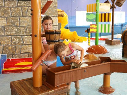 Familienhotel - Sauna - Gröbming - Lucky's Wasser-Erlebniswelt - Ihre Kinder werden es Lieben! - Schlosshotel Lacknerhof****S Flachau