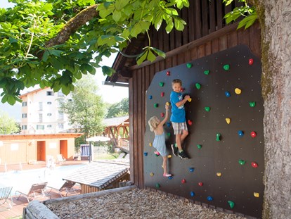 Familienhotel - Umgebungsschwerpunkt: Stadt - Gröbming - Kletterwand - Familienresort Reslwirt