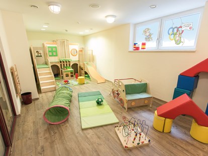 Familienhotel - Kinderbetreuung in Altersgruppen - Bad Gastein - Indoor Kinderspielbereich im Reslwirt - Familienresort Reslwirt