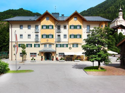 Familienhotel - Umgebungsschwerpunkt: Fluss - Schladming - Haupthaus Reslwirt Außenansicht - Familienresort Reslwirt
