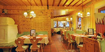 Familienhotel - Suiten mit extra Kinderzimmer - Chiemsee - Zirbenstüberl - Kaiserhotel Kitzbühler Alpen