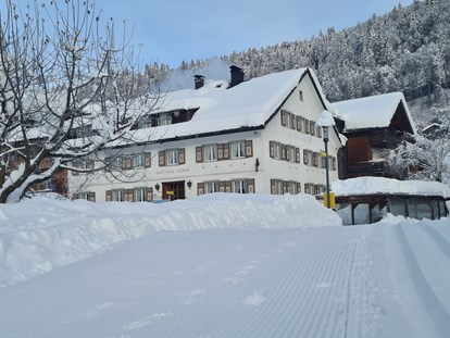 Familienhotel - Umgebungsschwerpunkt: Berg - Vorarlberg - Herrlicher Winter - Sonne Bezau Familotel Bregenzerwald