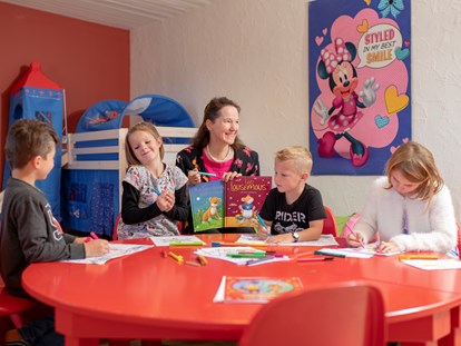 Familienhotel - Kinderbetreuung in Altersgruppen - Davos Wiesen - Kinderbetreuung - Sunstar Familienhotel Arosa - Sunstar Hotel Arosa