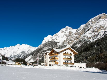 Familienhotel - Babysitterservice - Südtirol - DAS HOTEL IM WINTER - Hotel Alpin***s
