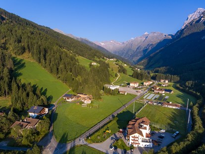 Familienhotel - Umgebungsschwerpunkt: Fluss - Trentino-Südtirol - DAS HOTEL UND DIE UMGEBUNG - Hotel Alpin***s