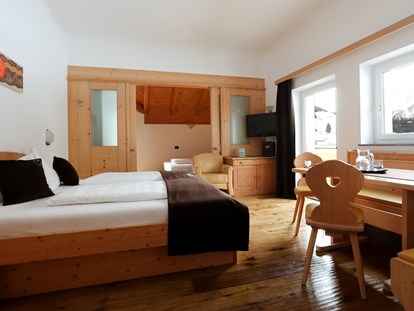 Familienhotel - Umgebungsschwerpunkt: am Land - Mühlbach/Meransen - Zimmer Alpenrose - Hotel Alpin***s