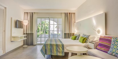 Familienhotel - Umgebungsschwerpunkt: Meer - Ibiza - Familienzimmer - TUI MAGIC LIFE Cala Pada