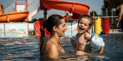 Familienhotel - Schwimmkurse im Hotel - Burgenland - Kinderbecken - Hotel Sonnenpark**** Superior