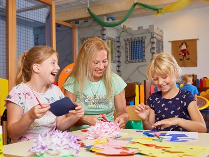Familienhotel - Umgebungsschwerpunkt: Berg - Döbriach - Kids Club - Spaß und Programm für die Kleinen - Hotel DIE POST