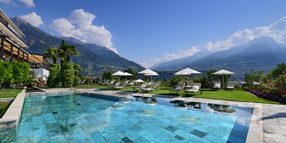 Familienhotel - Hallenbad - Trentino-Südtirol - Beheiztes Freischwimmbad - Hotel Giardino Marling