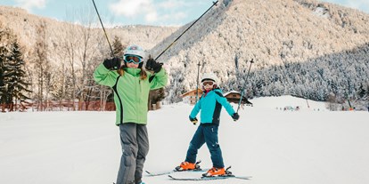 Familienhotel - Wasserrutsche - Südtirol - Skifahren am hauseigenen Skilift - Kinderhotel Sonnwies