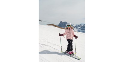 Familienhotel - Skikurs direkt beim Hotel - Italien - Familienhotel mit eigenem Skilift und Skischule - Kinderhotel Sonnwies