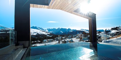 Familienhotel - Pools: Innenpool - Salzburg - Alpenwelt FelsenBAD | SKY Infinity Pool - MY ALPENWELT Resort****SUPERIOR