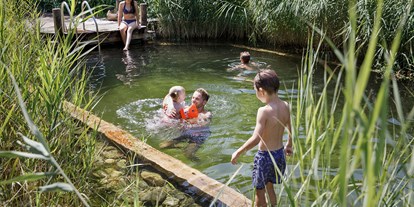 Familienhotel - Pools: Schwimmteich - Österreich - Schwimmteich - Ferienhotel Trattnig