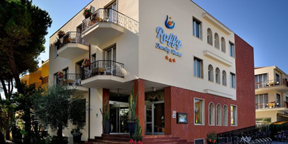 Familienhotel - Klassifizierung: 3 Sterne - Ligurien - Hotel Raffy
Außerhalb des Hotels steht ein Parkplatz zur Verfügung - Hotel Raffy