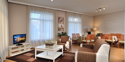 Familienhotel - Umgebungsschwerpunkt: Strand - Pietra Ligure - TV-Raum  - Hotel Raffy