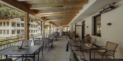 Familienhotel - Garten - Pinzgau - unsere gemütliche Terrasse lädt zum spielen, genießen und abschalten ein. - Familienhotel Salzburger Hof