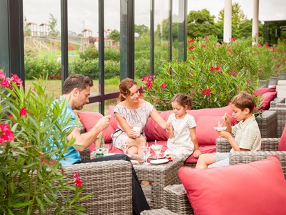 Familienhotel - Verpflegung: All-inclusive - Österreich - Terrasse  - Hotel ALL IN RED