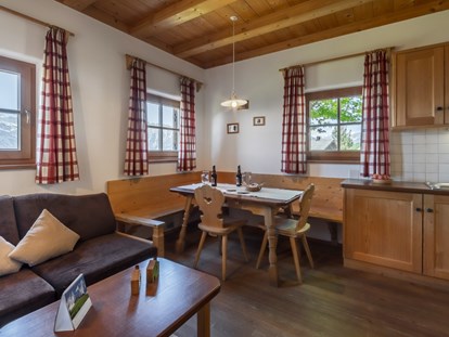 Familienhotel - Sauna - Naturns bei Meran - Wohnzimmer Almchalet Zielspitze - Taser Alm