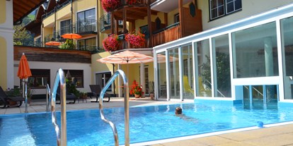 Familienhotel - Verpflegung: Frühstück - Österreich - Pool - Hotel Guggenberger