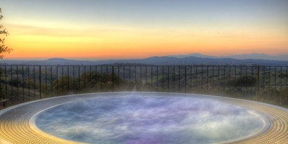 Familienhotel - Pools: Außenpool nicht beheizt - Italien - Whirlpool Spa - Castellare di Tonda Resort & Spa