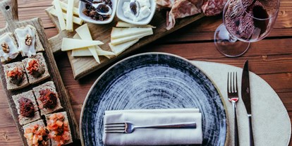Familienhotel - Verpflegung: Halbpension - Italien - Toskanisches Essen mit Bio-Produkten und unserem Hauswein - Castellare di Tonda Resort & Spa