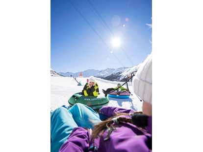 Familienhotel - Trentino-Südtirol - Entdeckt unsere speziellen Angebote für euren Winterurlaub - Aktiv & Familienhotel Adlernest