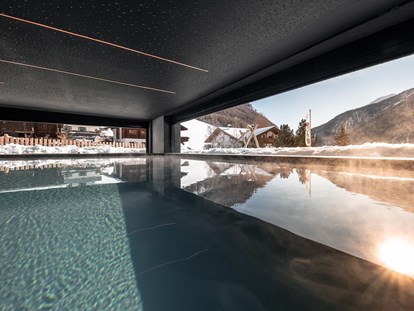 Familienhotel - bewirtschafteter Bauernhof - Südtirol - Gönnt euch erstklassigen Badespaß - Aktiv & Familienhotel Adlernest