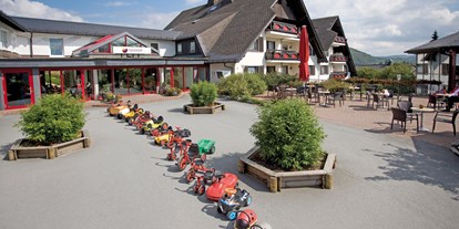 Familienhotel - ausschließlich Familien im Hotel - Spiel-Straße - Familotel Sonnenpark