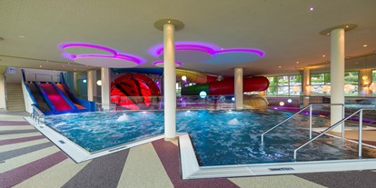 Familienhotel - Umgebungsschwerpunkt: See - Tirol - Wassererlebniswelt mit Riesenwasserrutsche und Triple Slide - Hotel Seehof
