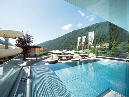 Familienhotel - Pools: Außenpool beheizt - Obereggen (Trentino-Südtirol) - Käsebuffet - Familienhotel Huber