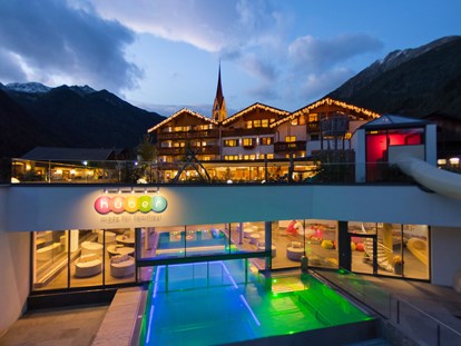 Familienhotel - Wasserrutsche - Südtirol - Outdoor Spielplatz - Familienhotel Huber