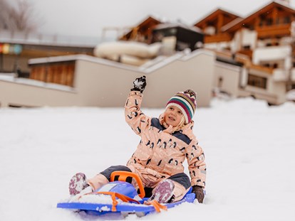 Familienhotel - Kinderbetreuung in Altersgruppen - Marling - Skischule Jochtal in Vals - Familienhotel Huber