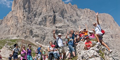 Familienhotel - Spielplatz - Trentino-Südtirol - Wir erklimmen zusammen die höchsten Berge... - Family Hotel Biancaneve