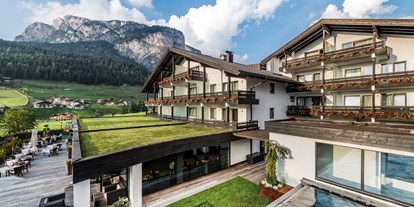 Familienhotel - Garten - Südtirol - Family Hotel Biancaneve