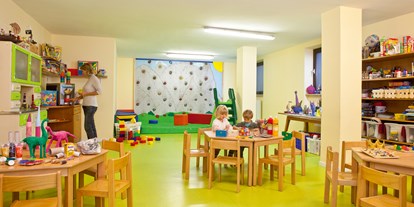 Familienhotel - Babysitterservice - Naturns bei Meran - Betreuung und Animation - Family Hotel Gutenberg