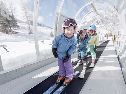 Familienhotel - Hallenbad - Davos Wiesen - Malbipark Malbun - für alle Skianfänger, kostenlos zugänglich nur 2 Minuten auf den Skiern oder mit der Rodel vom Hotel - Gorfion Familotel Liechtenstein