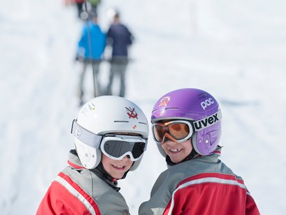 Familienhotel - Pools: Sportbecken - Galtür - Kinder Skifahren am Arlberg - Burg Hotel Oberlech
