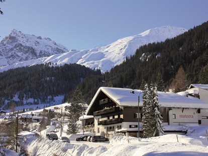 Familienhotel - Kinderbetreuung - Davos Wiesen - fam Familienhotel Mateera im Schneereich Gargellen.  - Familienhotel Mateera im Montafon