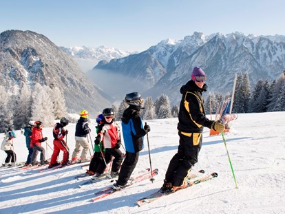 Familienhotel - Umgebungsschwerpunkt: Berg - Vorarlberg - Skikurse, Skiverleih, Ski-Concierge direkt über das Hotel buchbar - Familienhotel Lagant