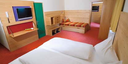 Familienhotel - Teenager-Programm - Vorarlberg - Familienzimmer mit Schlafkomfort.  - Familienhotel Lagant