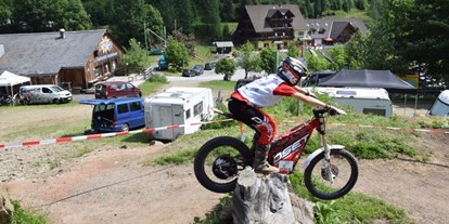 Familienhotel - Kletterwand - Österreich - Trialfahren im Trialpark Salzstiegl - ***Erlebnisgasthof Moasterhaus